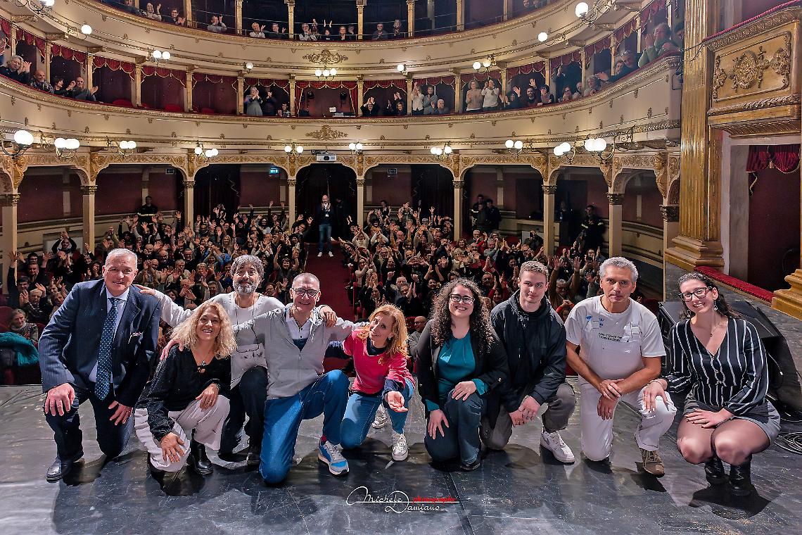 San Valentino a teatro: una &ldquo;Prestazione occasionale&rdquo; per ridere (molto)
