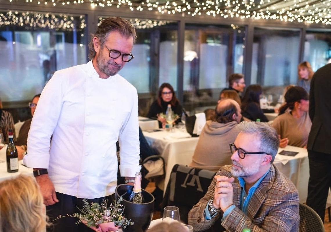 Chef Carlo Cracco porta la cucina stellata in alta quota, tra le nevi di Prato Nevoso