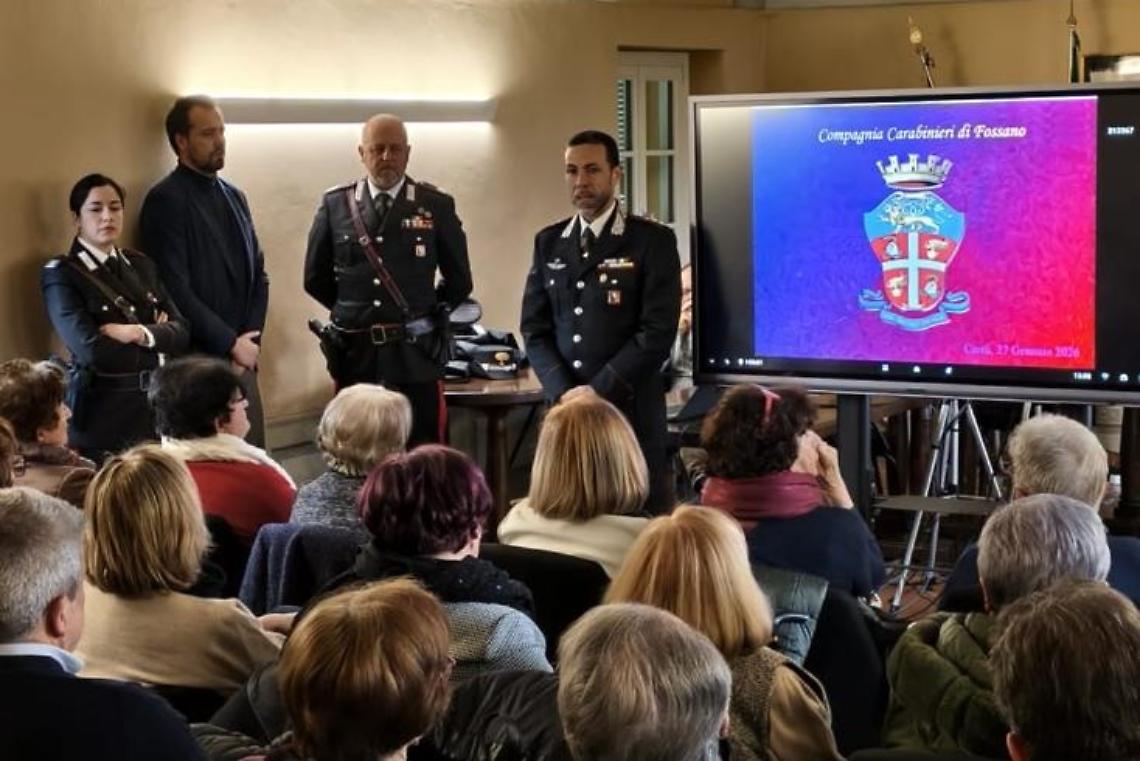 Attenzione alle truffe: tanti cittadini interessati, all'incontro con i Carabinieri