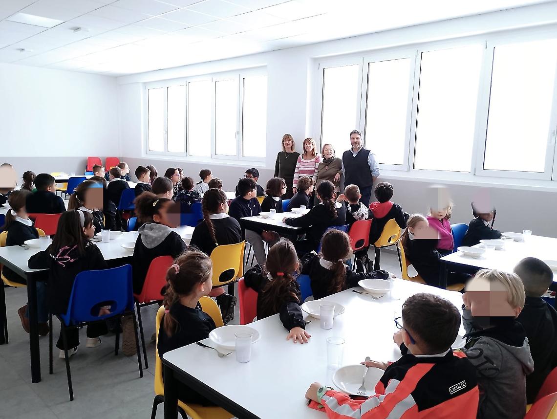 Parte la nuova mensa per i bambini: al via al servizio 