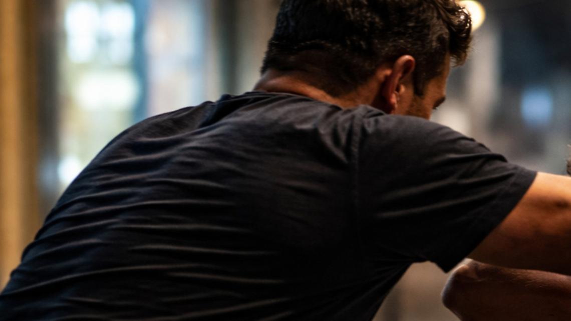 Botte al &ldquo;rivale&rdquo; e poi a suo padre, accuse per due fratelli 