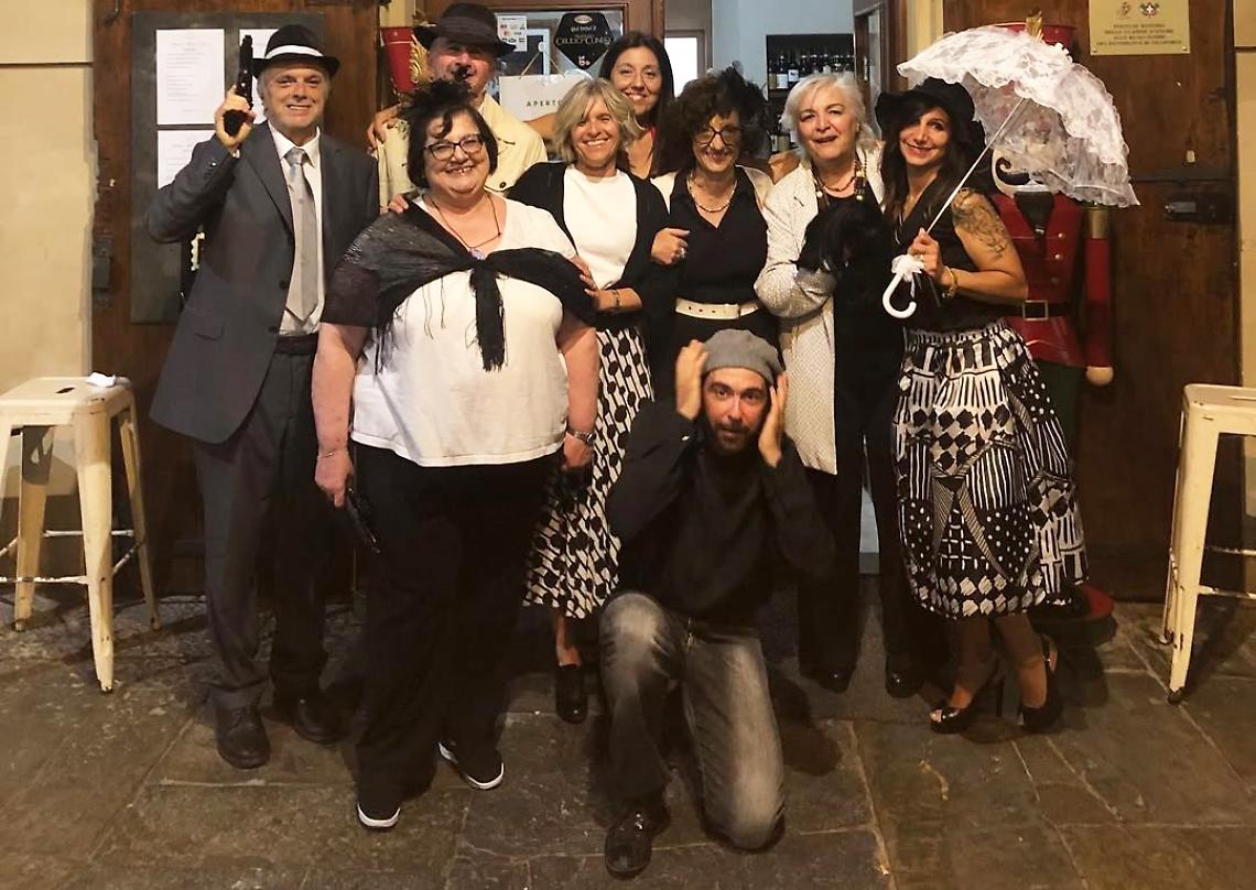 Quando una chat manda tutto in tilt: teatro e risate per il gran finale della stagione