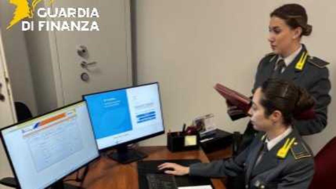 Contenuti per adulti e redditi nascosti: content creator nel mirino della Finanza