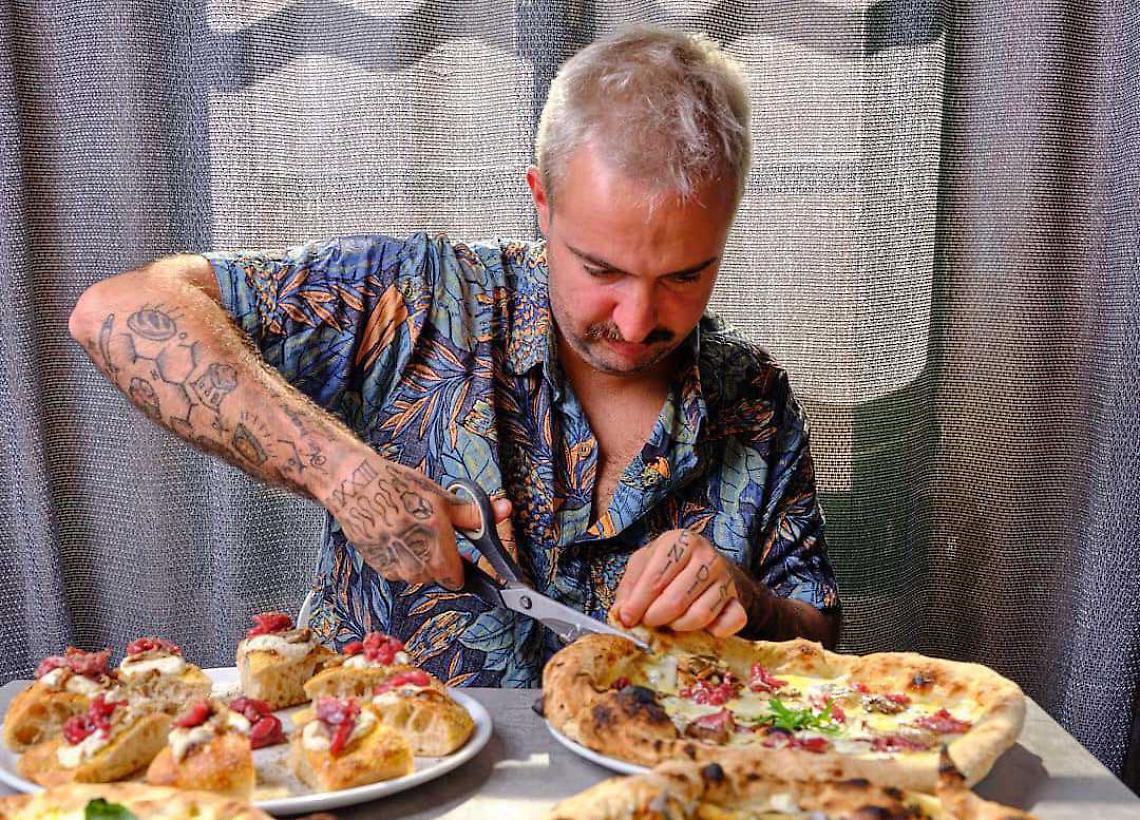 Andre, l'uomo pizza: &laquo;Nel mio locale far&ograve; tutto da solo&raquo;
