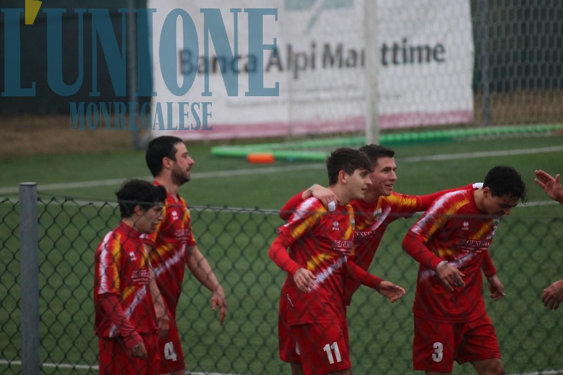 Piazza: il bicchiere &egrave;  mezzo vuoto