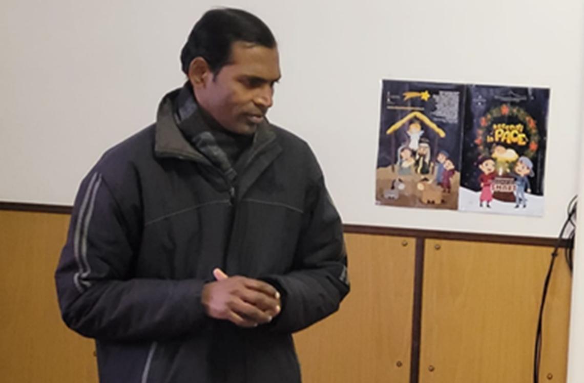 Il parroco indiano che si spostava in motorino: &laquo;Quando si &egrave; rotto, glie lo abbiamo ricomprato&raquo;