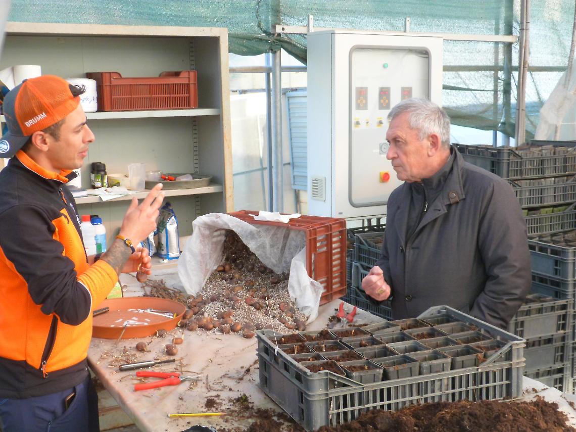 Dal vivaio al Parco del Marguareis: il vescovo di Mondov&igrave; nel cuore delle eccellenze della valle