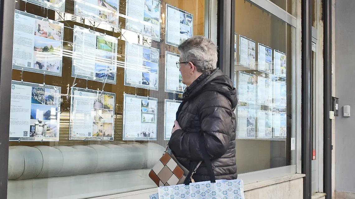 Case per giovani famiglie, sindacati critici sul piano della Regione: &ldquo;ci sono delle graduatorie da rispettare&rdquo;