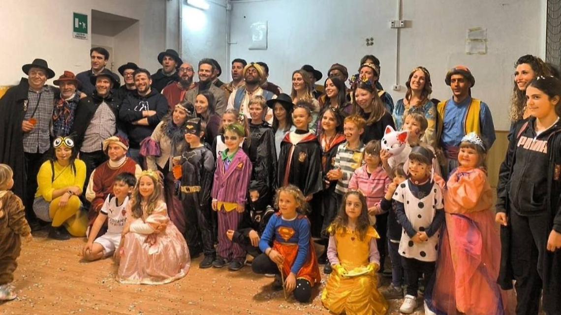 Maschere, tradizione e sorrisi: il Carnevale incanta Monastero di Vasco