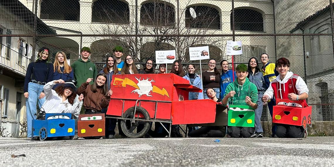 Al Carnevale di "Cars", i ragazzi portano allegria agli anziani della Casa di riposo