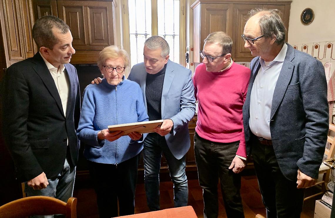 La mamma del sindaco compie 90 anni, gli auguri della Regione