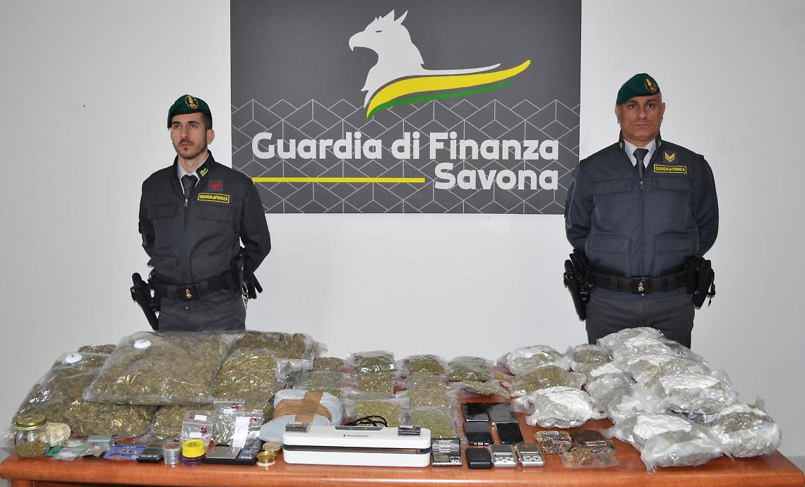 La marijuana arrivava con la posta: operazione della Guardia di Finanza