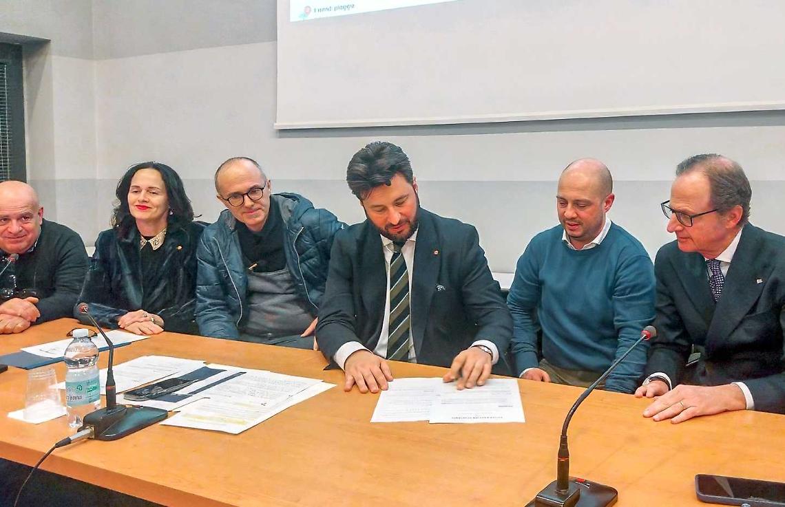 Inaugurato l&rsquo;Ospedale di Comunit&agrave;, ma il Pronto Soccorso h24 resta un miraggio