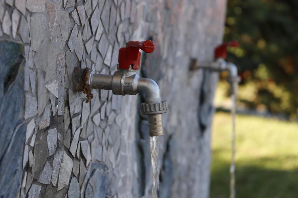 Fontane chiuse e studio medico: due interrogazioni della minoranza