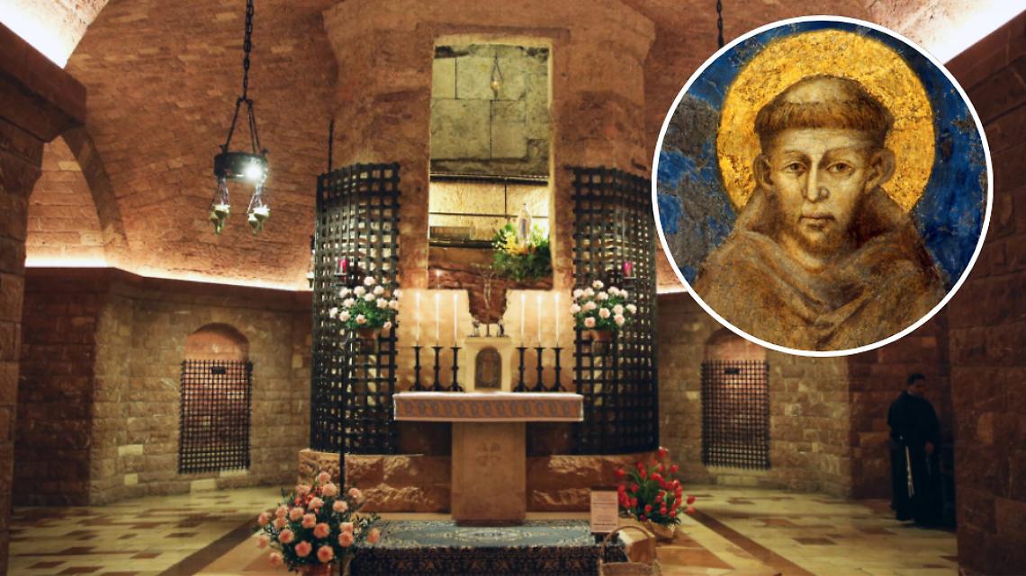 Assisi, evento storico: iniziata l&rsquo;ostensione straordinaria delle spoglie di San Francesco