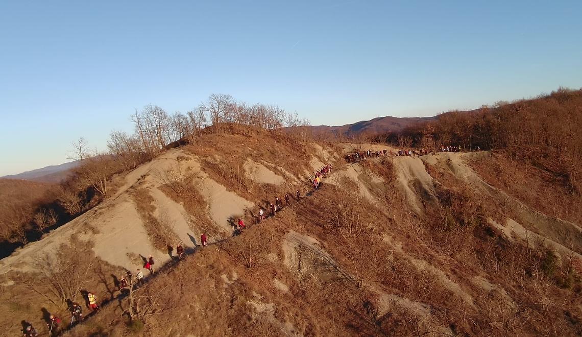 Oltre 200 persone ripercorrono i calanchi con  &ldquo;M&rsquo;illumino di meno&rdquo; 