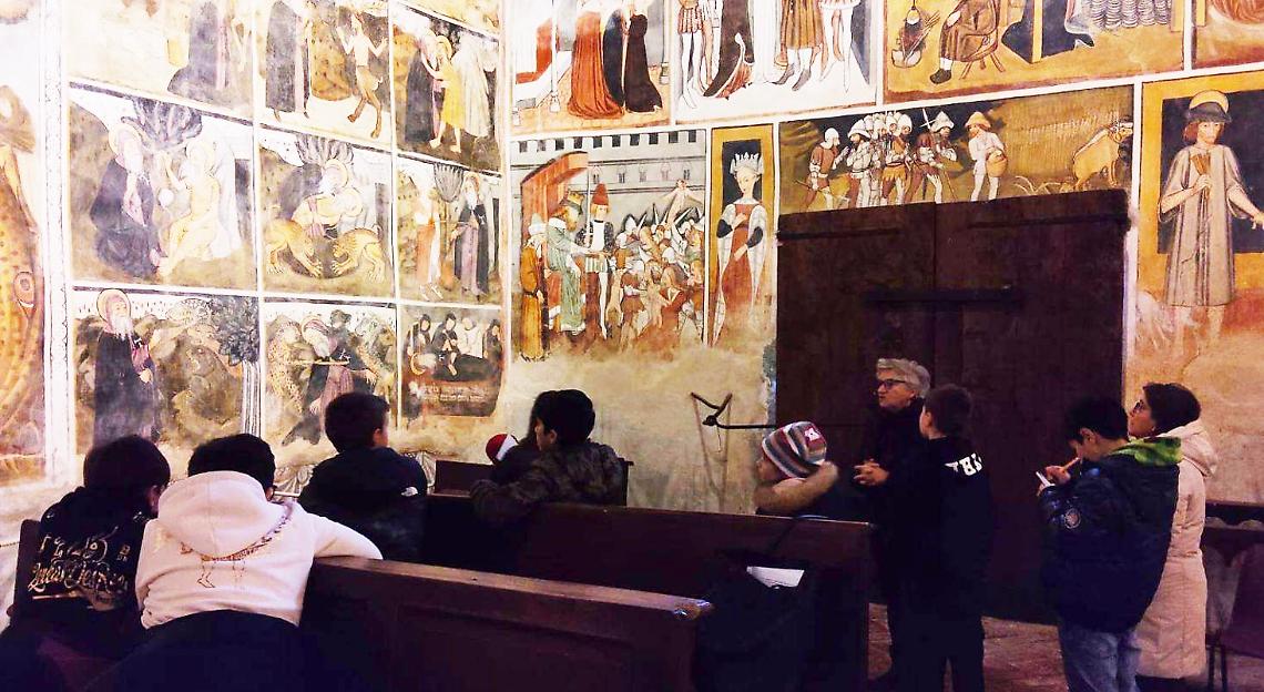Gli incredibili affreschi medievali parlano con una voce nuova: quella dei bambini