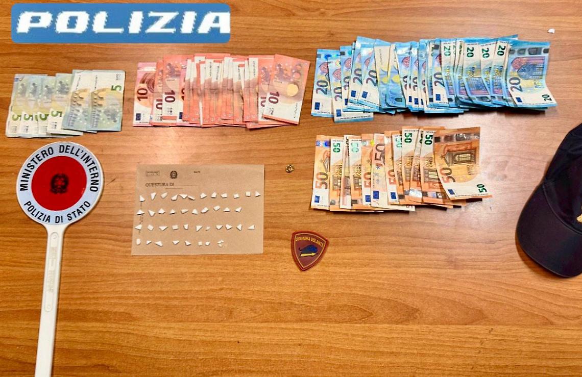 Spacciava cocaina al parco: arrestato e processato per direttissima