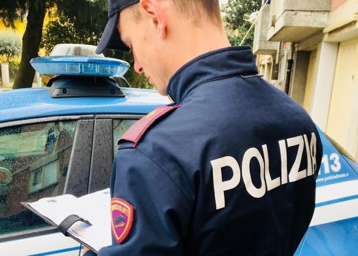 30 fucili e 15 pistole: 60enne in possesso di un vero arsenale clandestino