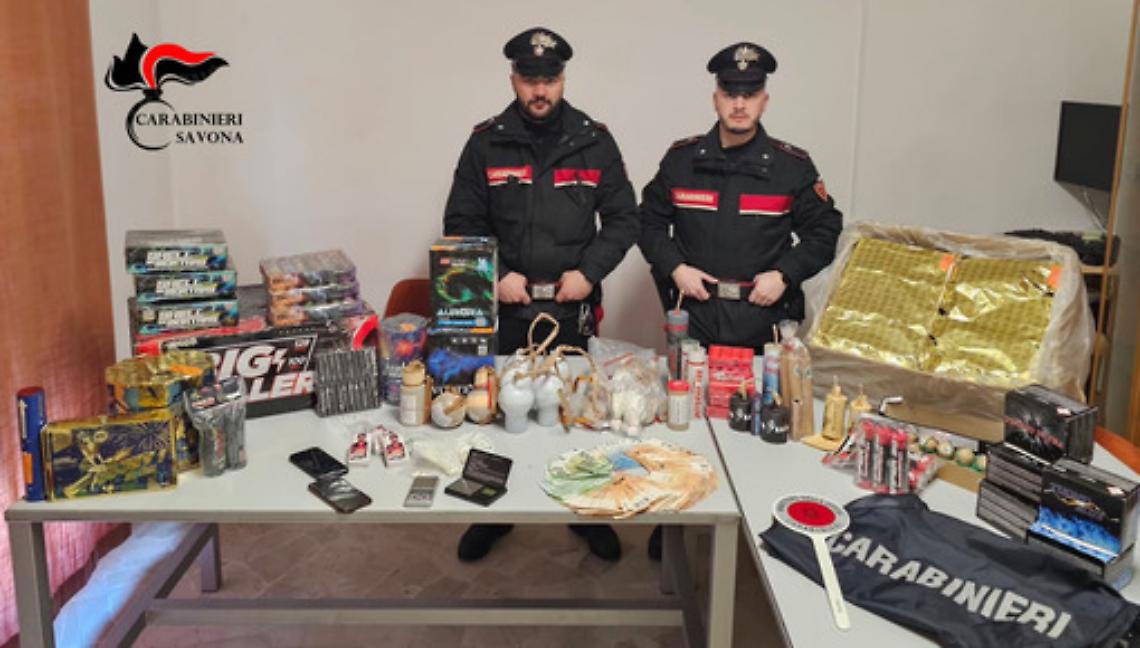Operaio incensurato ritrovato con 50 grammi di hashish, 45 di cocaina, 35 di MDMAe 40 di esplosivo