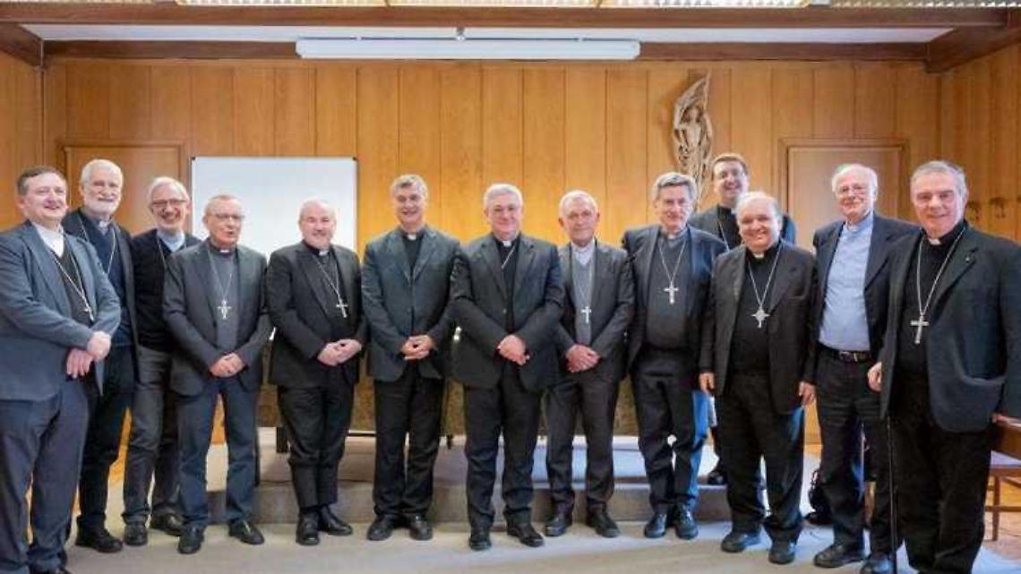 Repole presidente dei vescovi del Piemonte. Il vescovo di Mondov&igrave; Miragoli segretario regionale