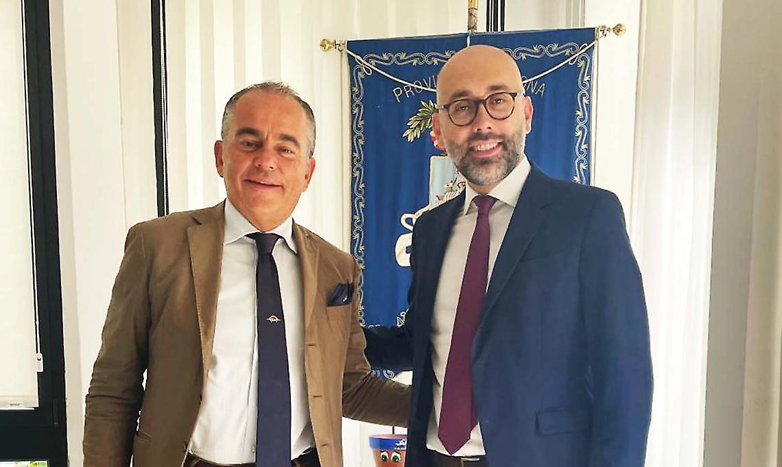 Sindaci con la fascia tricolore sugli sci: a Prato Nevoso la prima gara d&rsquo;Italia tra i presidenti di due Province