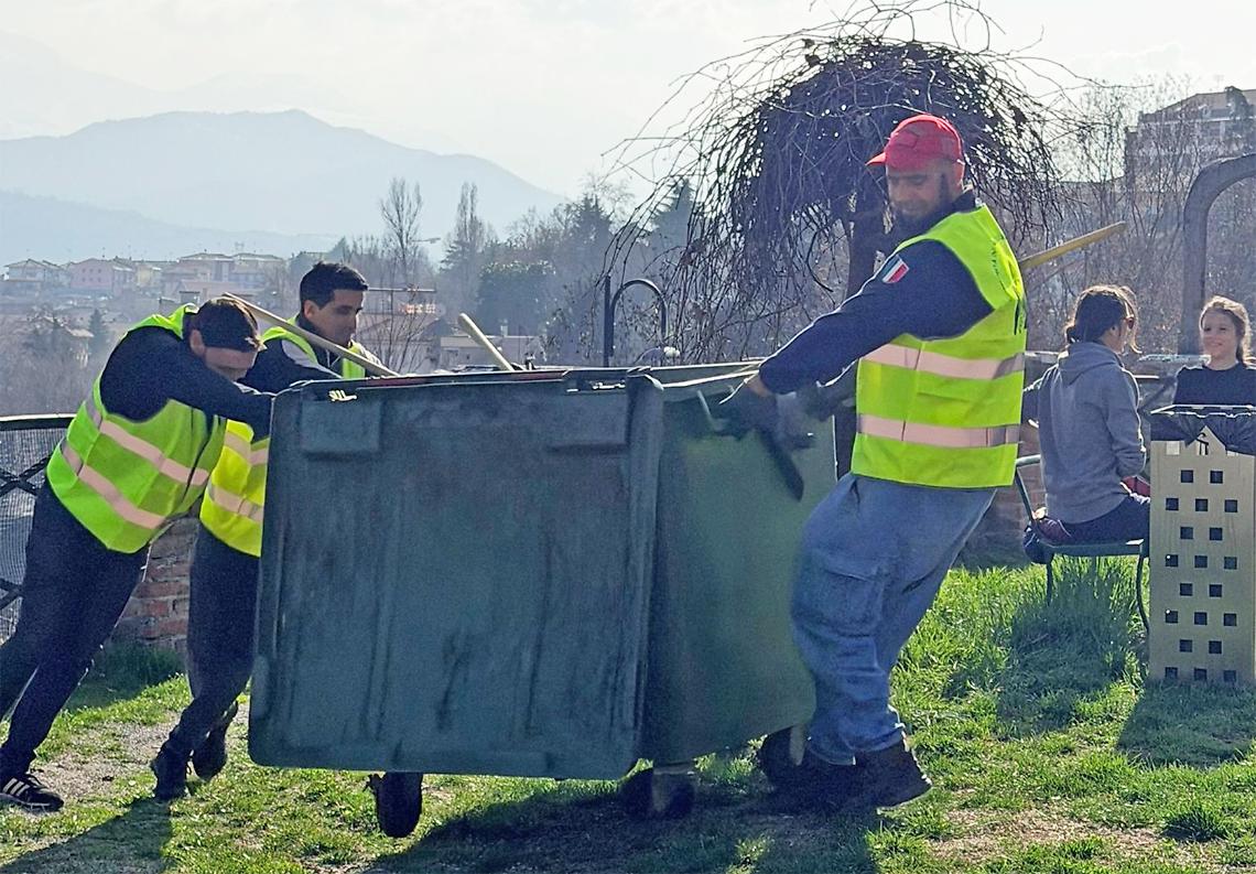 Polizia Locale, Protezione Civile e Comunit&agrave; Musulmana insieme per ripulire il parco