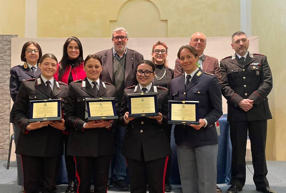 Insignite quattro donne delle Forze dell&rsquo;Ordine, esempio di impegno, coraggio e dedizione quotidiana