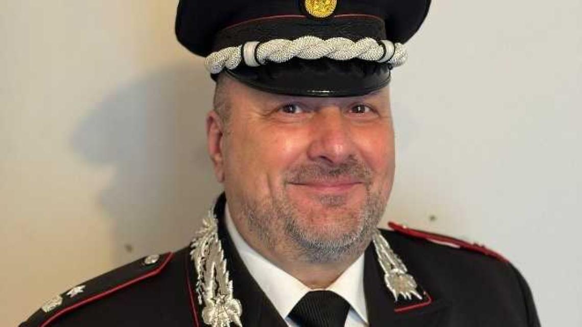 Da carabiniere "filosofo" a maggiore, dopo 42 anni di servizio 