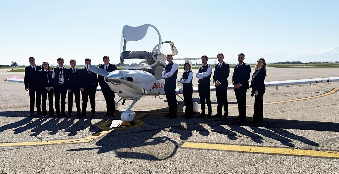 12 aspiranti piloti di linea francesi a lezione di volo nei cieli del Cuneese