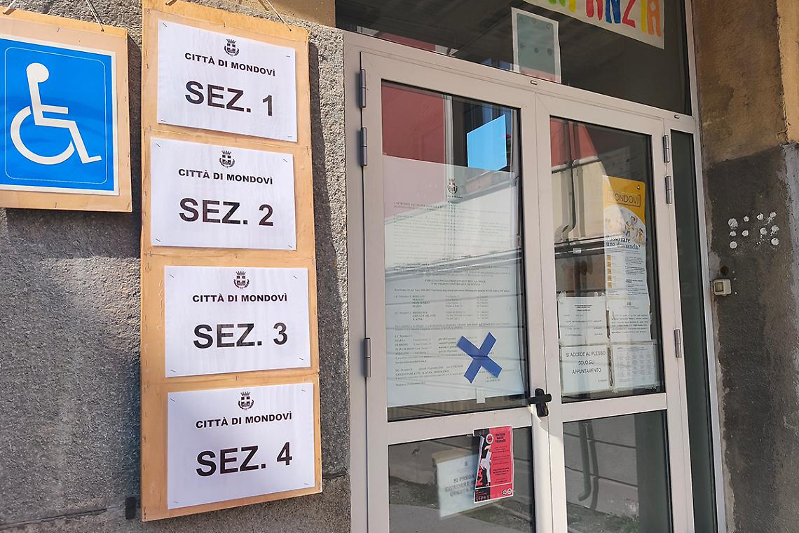 REFERENDUM - Domenica e luned&igrave; si vota. In che orari? Cosa serve? 