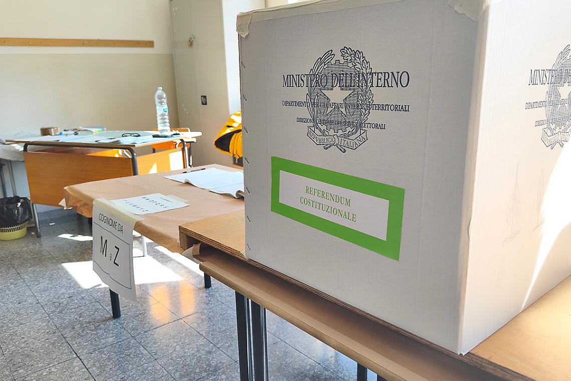 Referendum, affluenza superiore a ogni aspettativa: ha votato il ..... Quanto influir&agrave;?