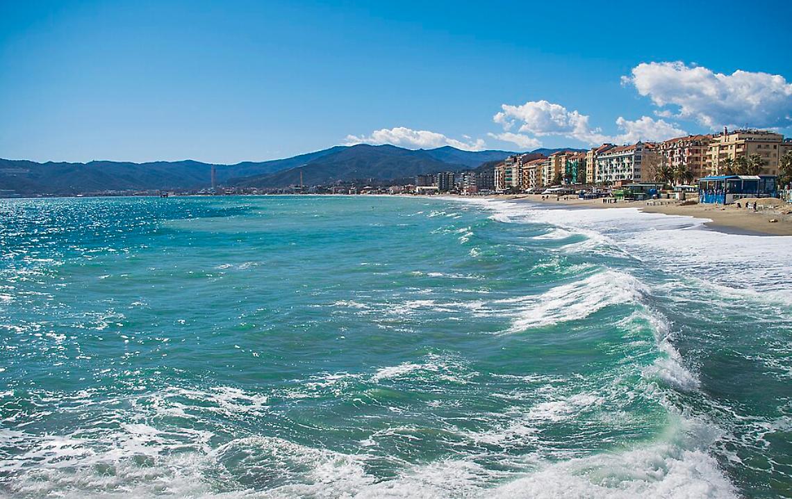 &ldquo;Il mare &egrave; il nostro futuro&rdquo;: il patto che accende la sfida blu sulle spiagge del Savonese