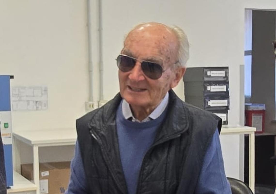 Dona all'ospedale un dispositivo da 10 mila euro, nel ricordo di moglie e figlio