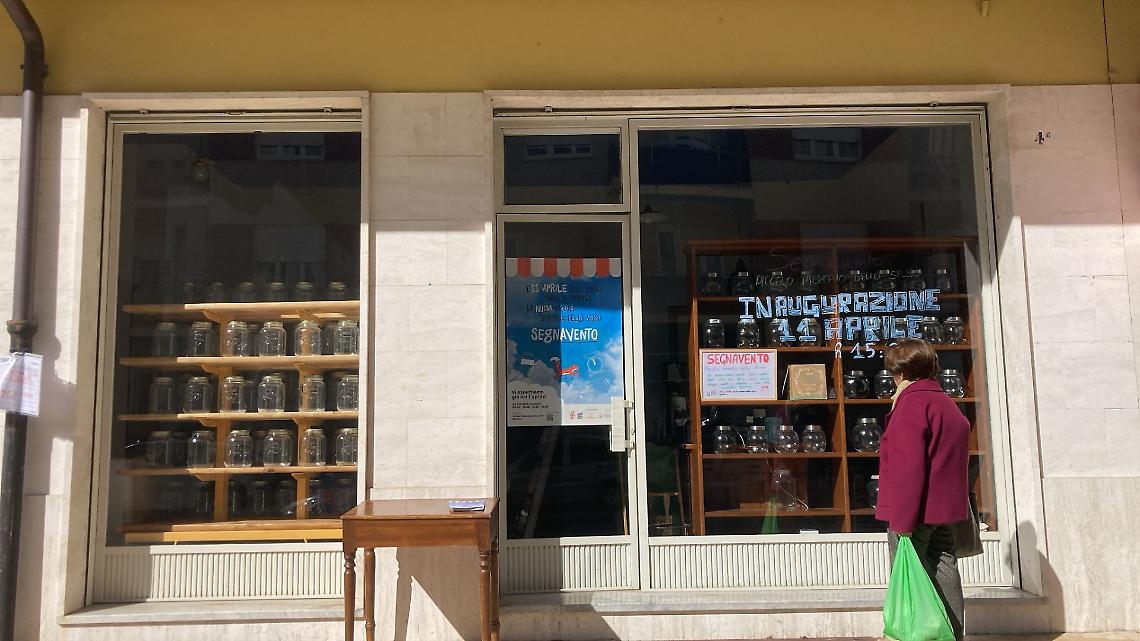 Apre la bottega Segnavento, piccolo mercato dello sfuso
