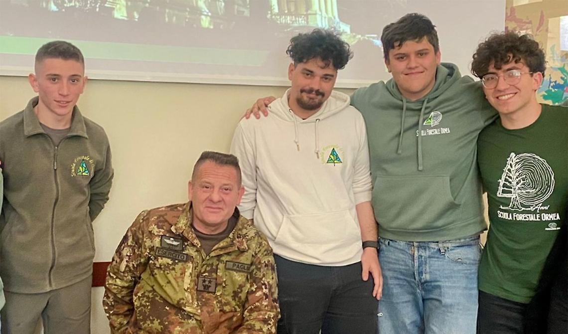 Una lezione diversa: impegno e dedizione nel racconto del Colonnello Paglia