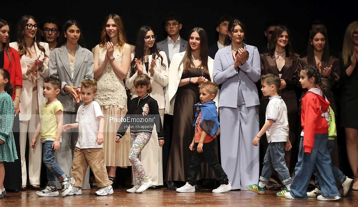 &ldquo;Donne in passerella&rdquo; fa il sold-out: moda, spettacolo e impegno sociale