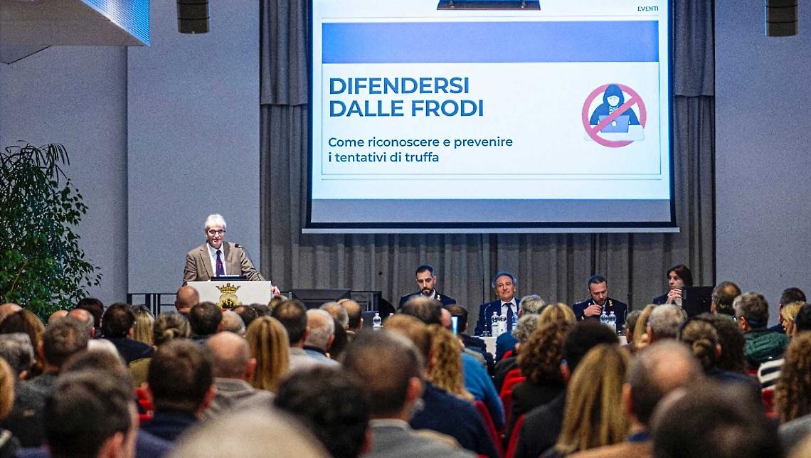 Truffe online, cyberbullismo e deepfake: a Cuneo una serata per imparare a difendersi nel mondo digitale