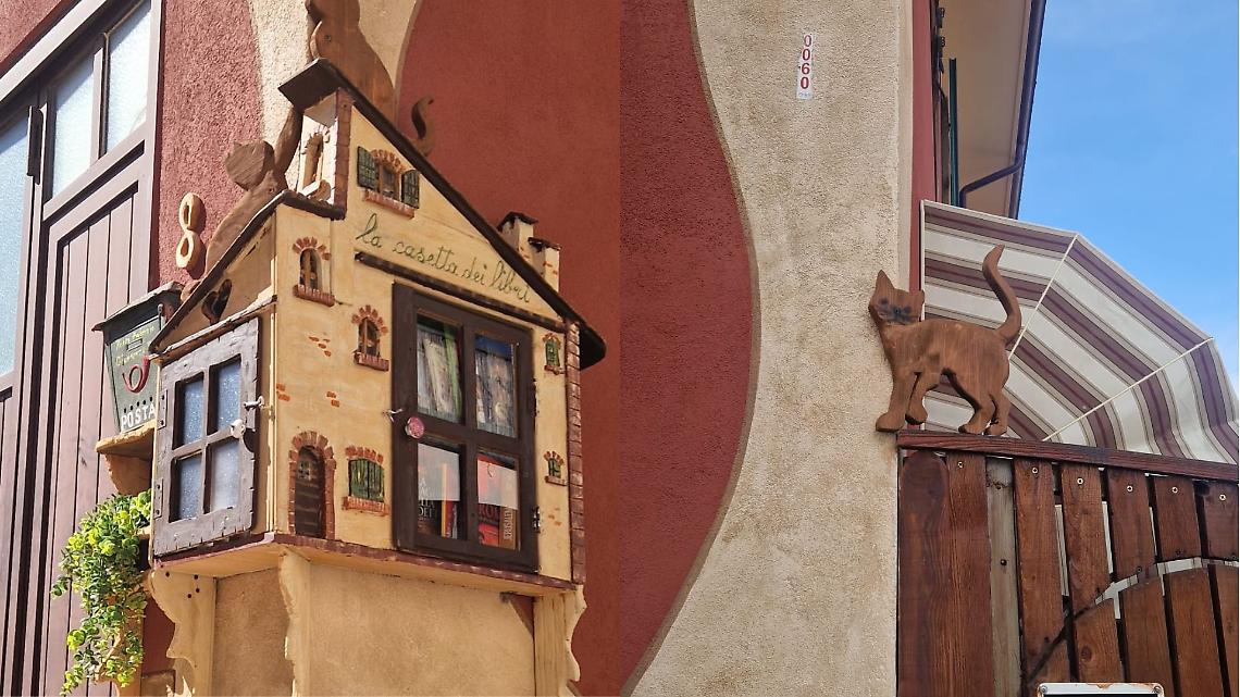 Non &egrave; una semplice casetta: il bookcrossing diventa un&rsquo;opera d&rsquo;arte
