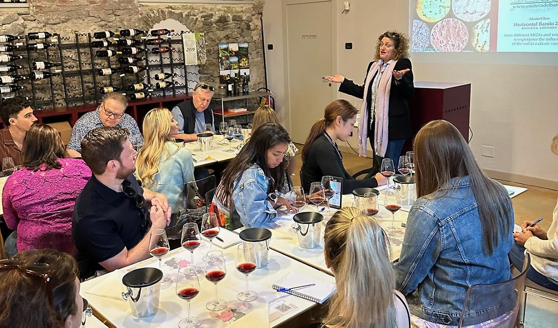 Vino e prodotti tipici: degustazioni gratuite all'Enoteca del Barolo