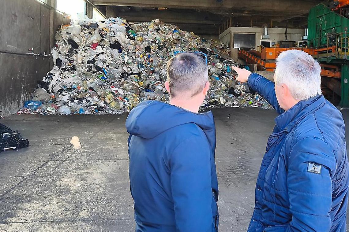 Progetto per allargare la discarica nel Comune senza sindaco: ma alla prossima riunione ci sar&agrave;