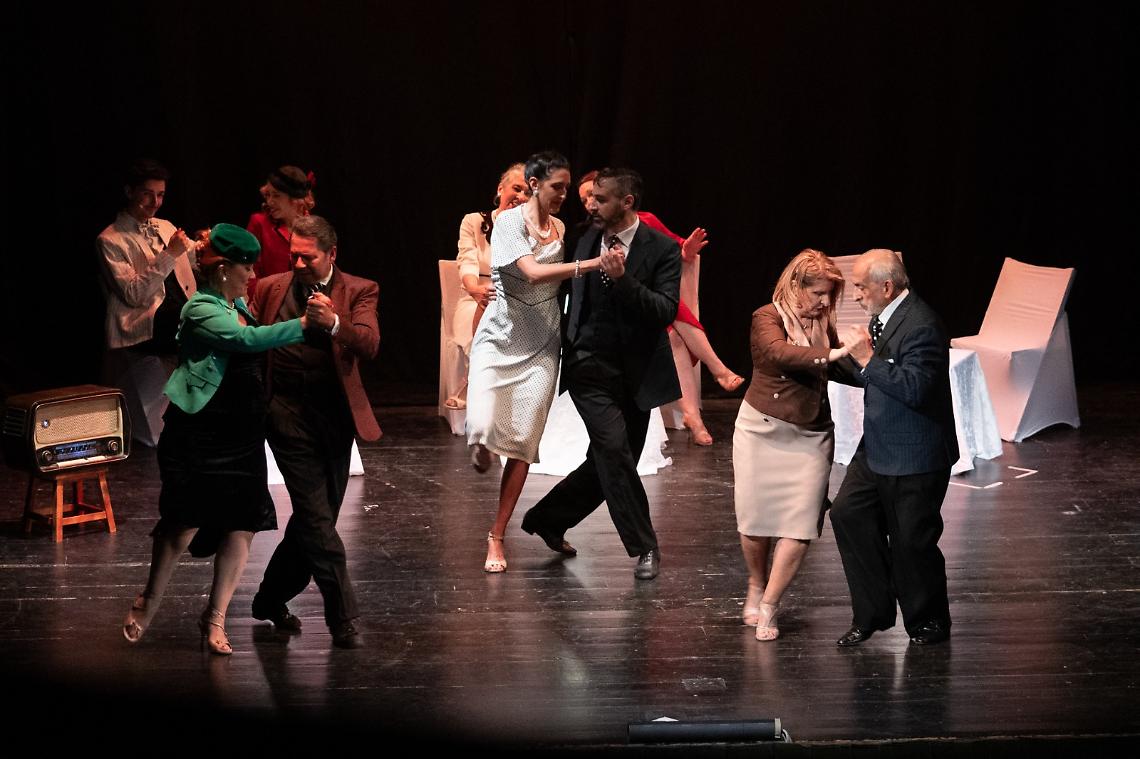 Un vortice di emozioni e passione: il tango conquista la Granda con uno spettacolo tutto da vivere