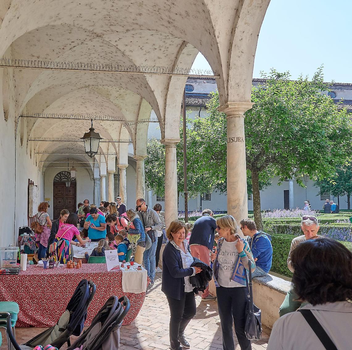 Tra profumi, magie e laboratori: torna la festa delle essenze