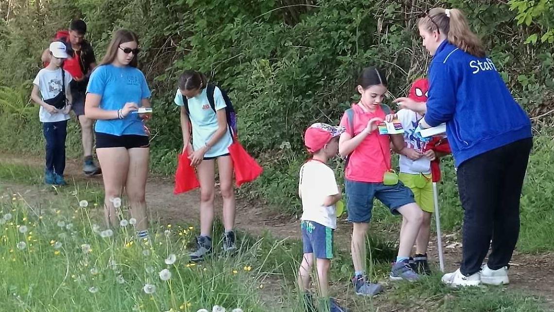 "Mangiandando" 2026: quasi quattrocento persone in (gustoso) cammino tra i boschi!