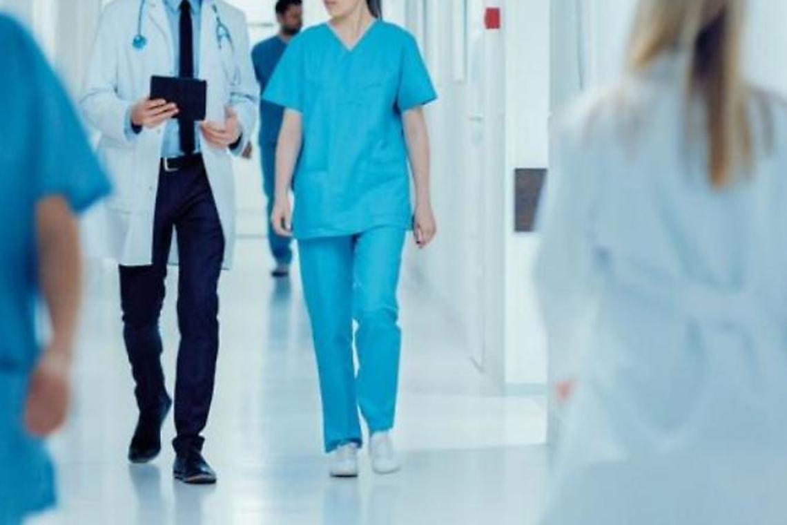 &laquo;Esame prenotato: fra un anno&raquo;. Ma ora medici in pensione aiutano a ottenere visite rapide