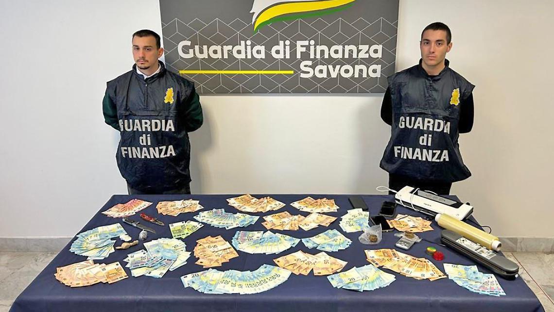Spaccio di hashish, cocaina: due denunciati dalla Guardia di Finanza