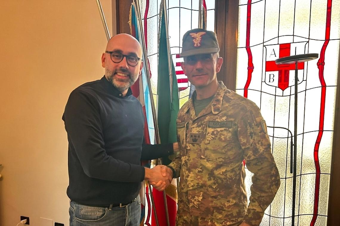 Di rientro dal Libano in guerra: il saluto al colonnello del II Reggimento Alpini