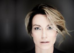 Con Stefania Rocca, un’indagine intensa su giornalismo e politica