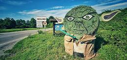 Farigliano: entrando in paese... compare Yoda di Star Wars!