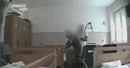 Botte e maltrattamenti in una casa di riposo di Cortemilia: fermati tre operatori - GUARDA IL VIDEO